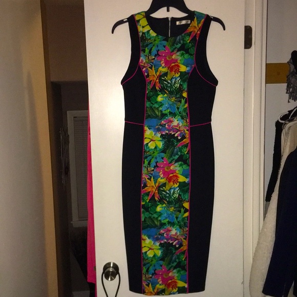 Medium Dress! Gorgeous Fit! Excellent condition! - Picture 2 of 9
